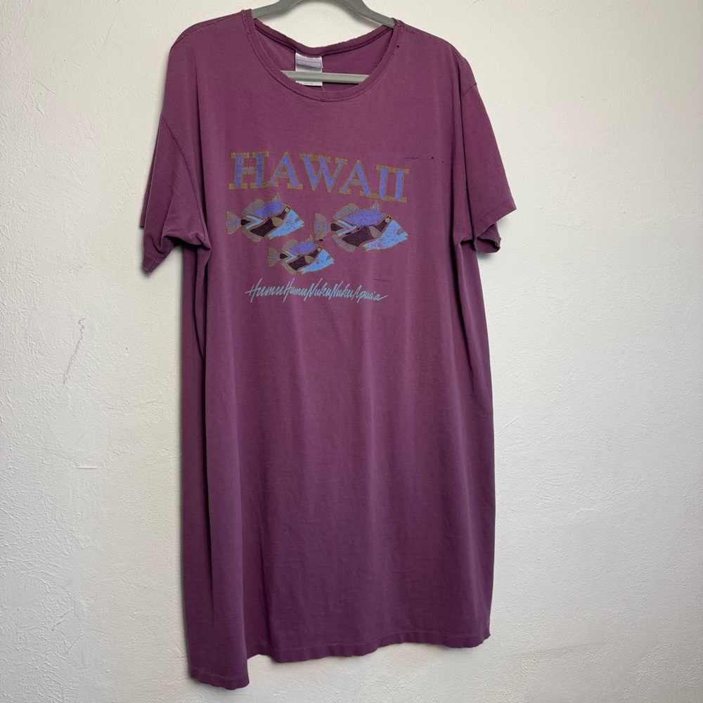 Vintage Hawaii Fish Distressed Graphic T-shirt